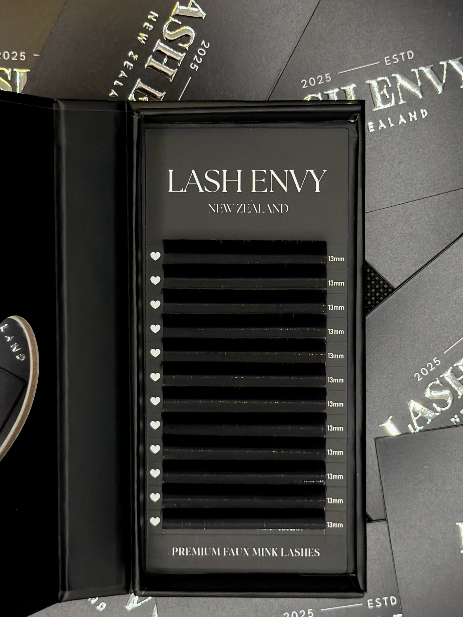LASH EXETENSION TRAYS